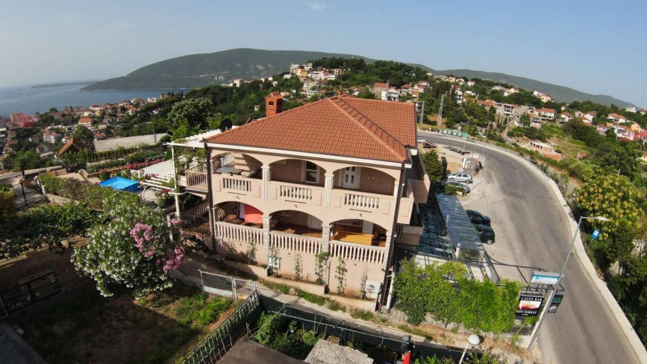 Apartments Popadic With Parking Herceg Novi Esterno foto
