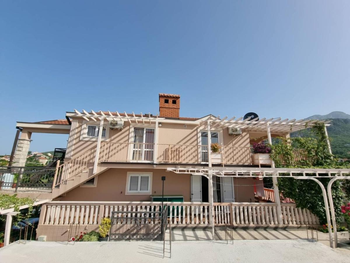 Apartments Popadic With Parking Herceg Novi Esterno foto